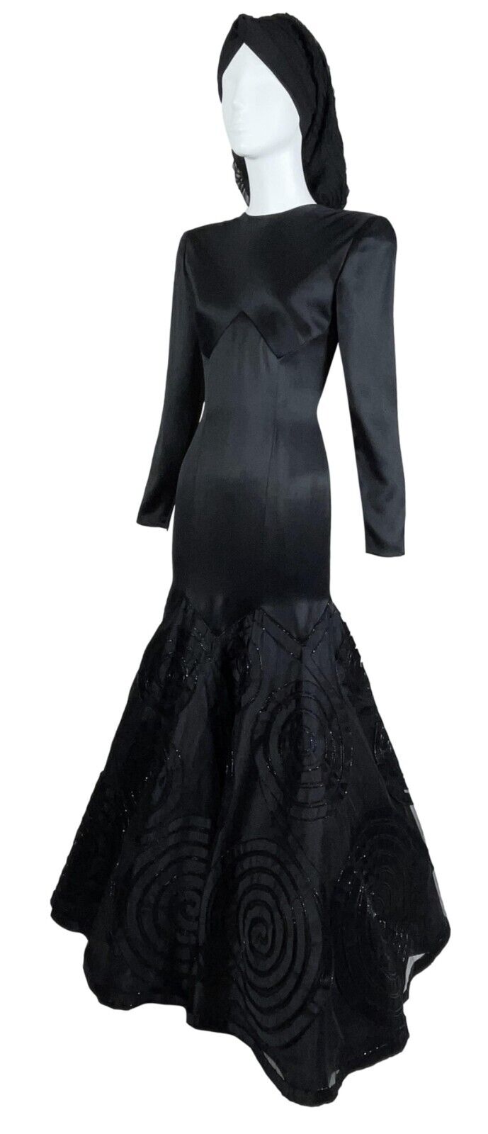 Vintage F/W 1992 Valentino Haute Couture Runway Black Spanish Beaded Gown Dress