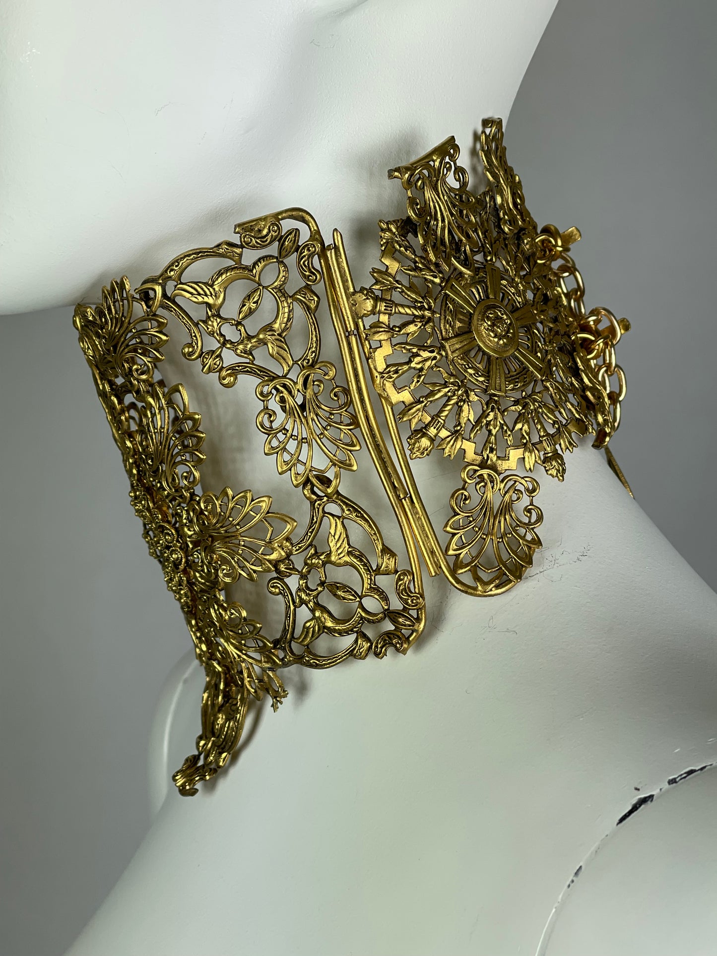 F/W 1997 Givenchy Haute Couture by Alexander McQueen Runway Huge Gold Filigree Choker Necklace