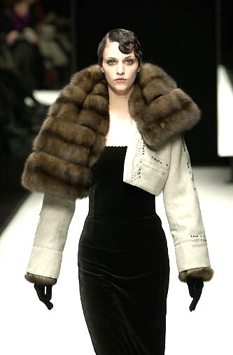 F/W 2000 Gianfranco Ferre Runway Large Extra Long Sable Fur Shawl Wrap