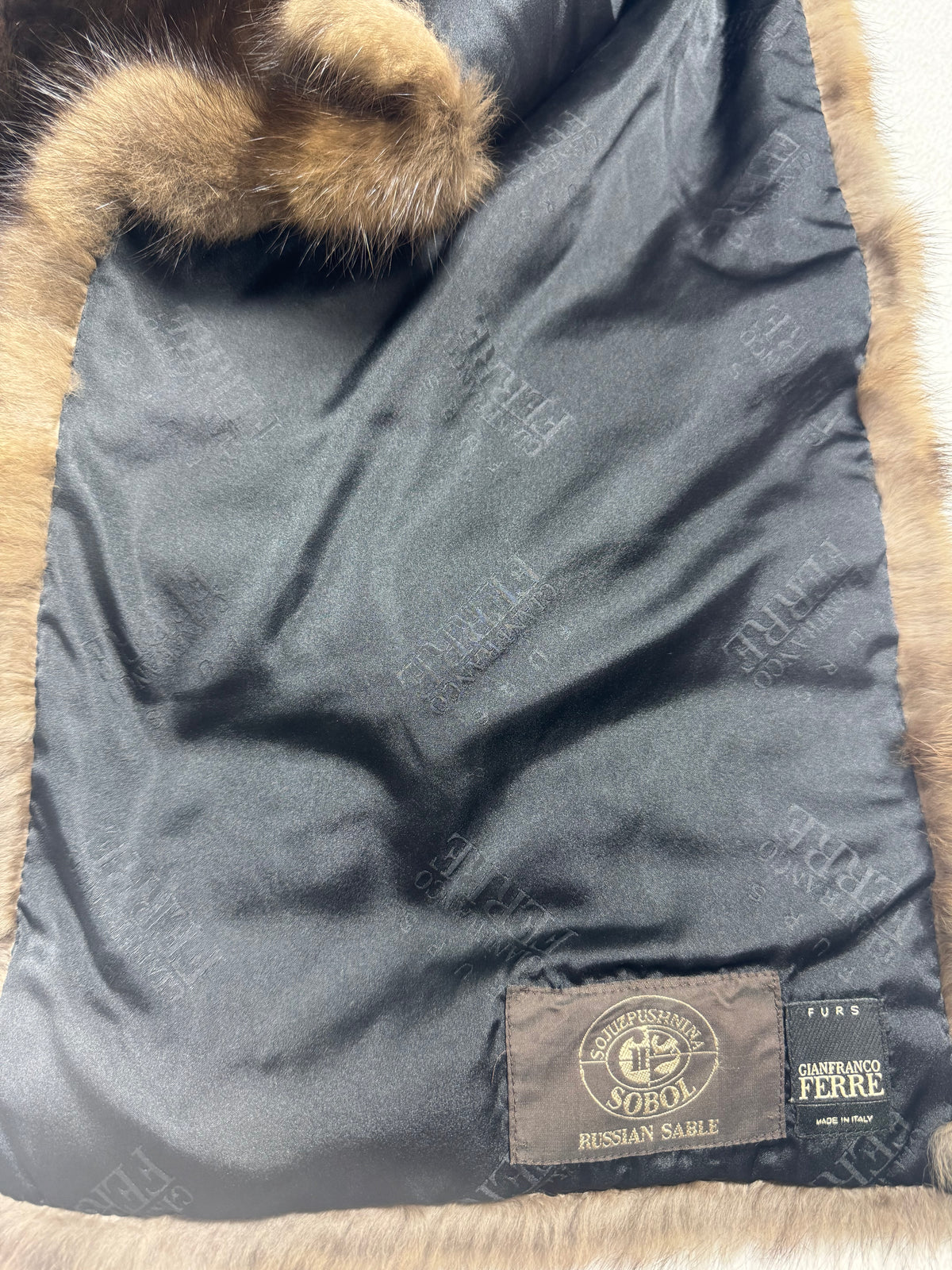 F/W 2000 Gianfranco Ferre Runway Large Extra Long Sable Fur Shawl Wrap