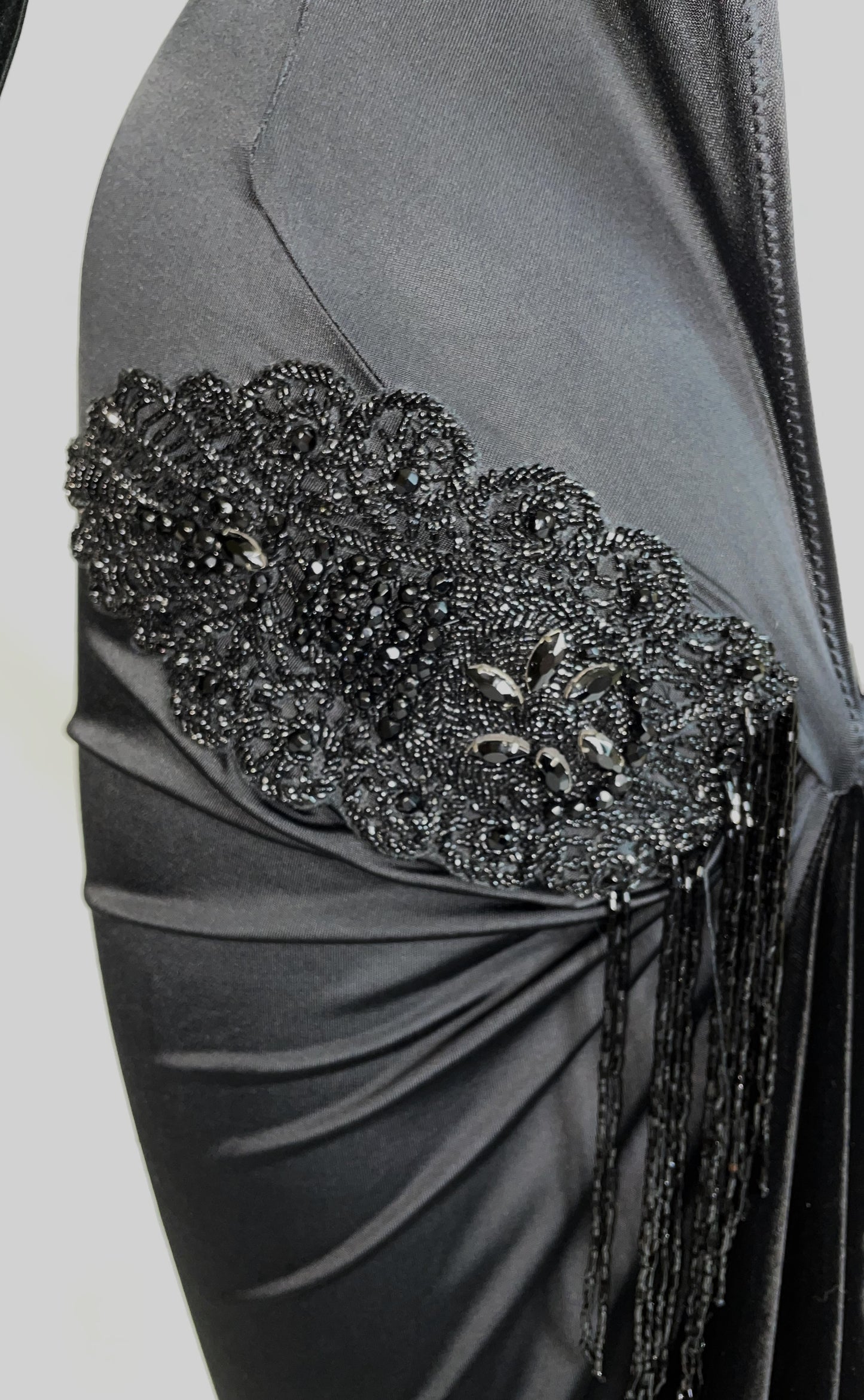 F/W 2006 Gianfranco Ferre Runway Black Plunging Back Beaded Long Gown Dress w Train 40