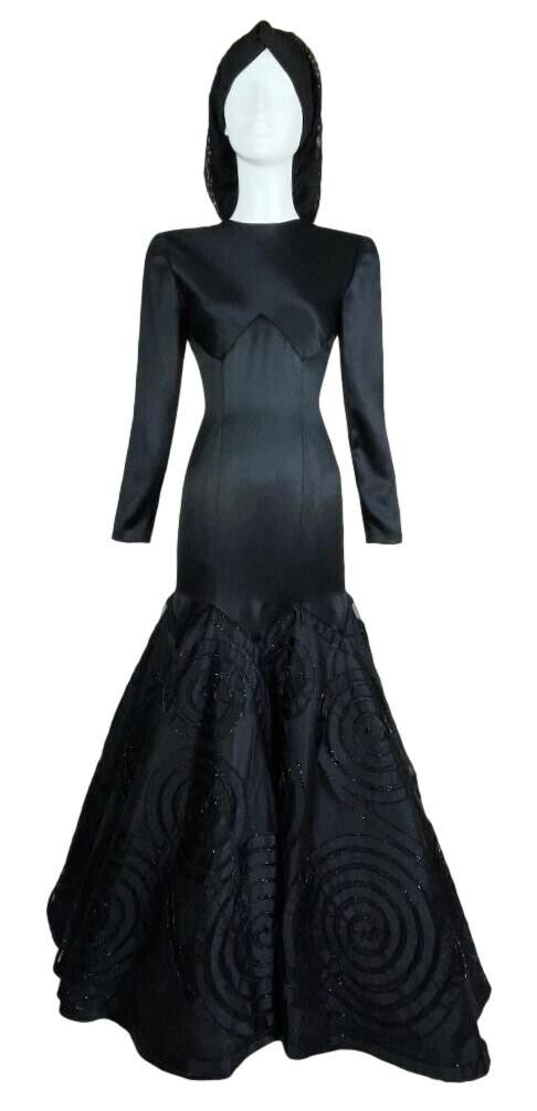 Vintage F/W 1992 Valentino Haute Couture Runway Black Spanish Beaded Gown Dress
