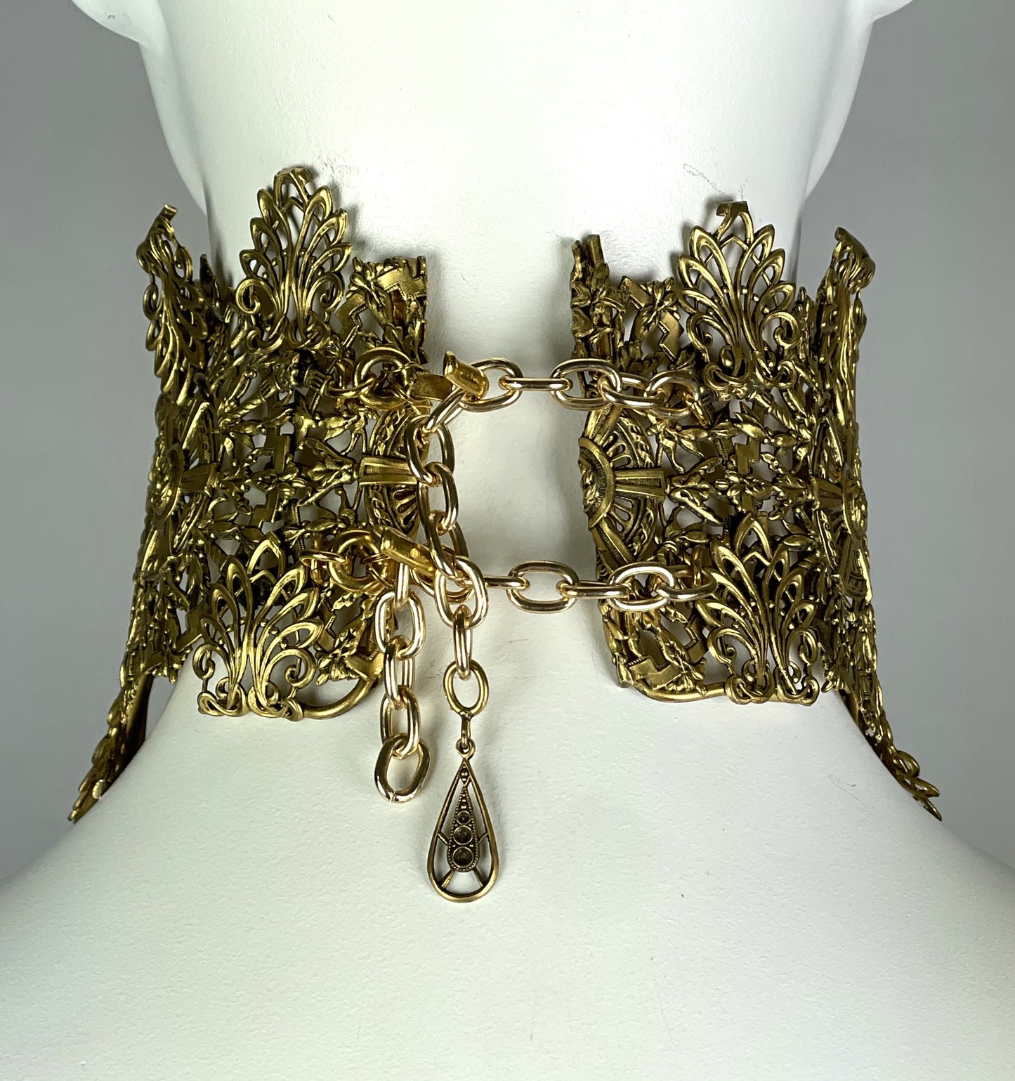 F/W 1997 Givenchy Haute Couture by Alexander McQueen Runway Huge Gold Filigree Choker Necklace