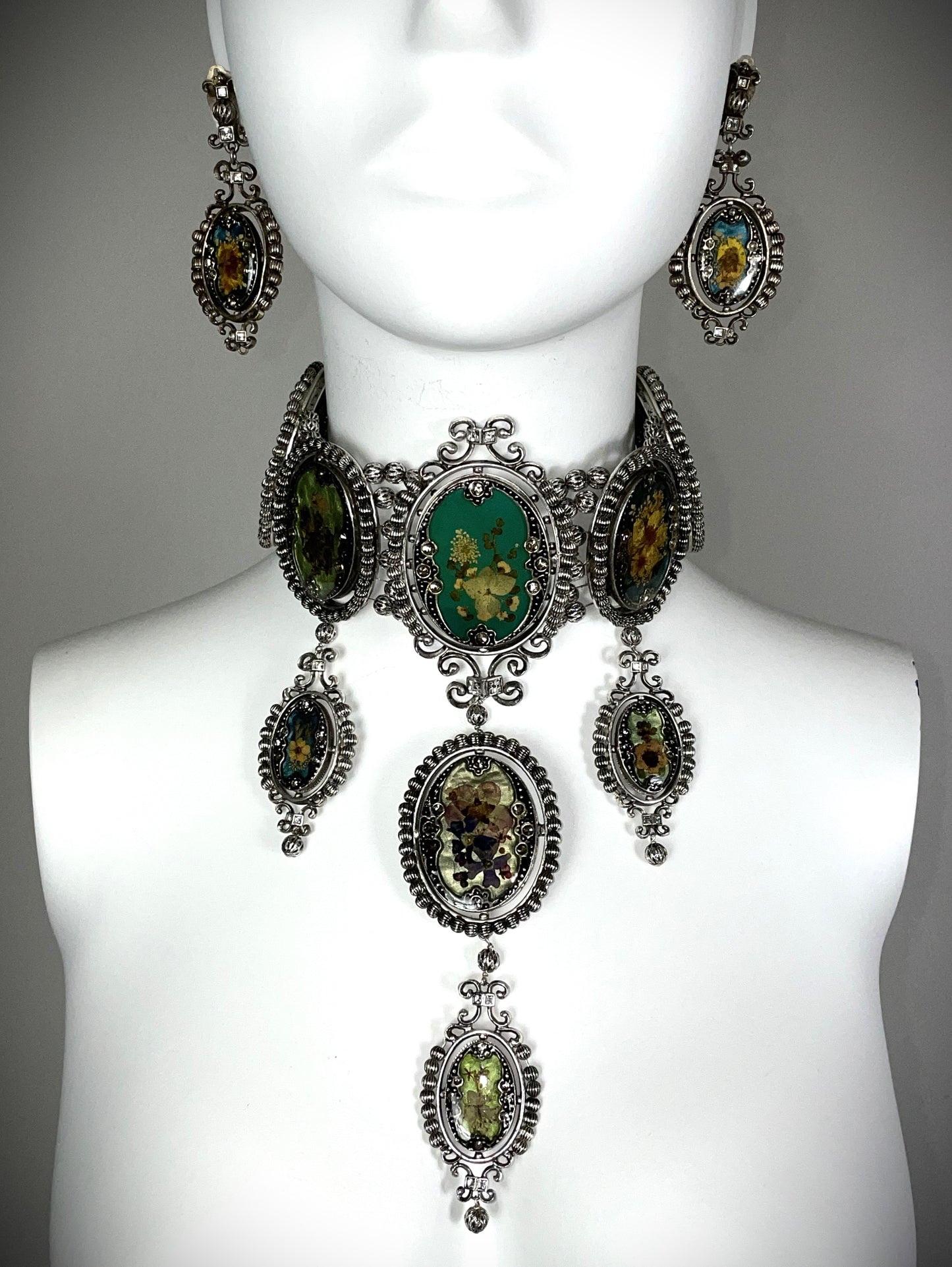 F/W 1998 Christian Dior x John Galliano Runway Large Victorian Cameo Choker Necklace & Earrings Set