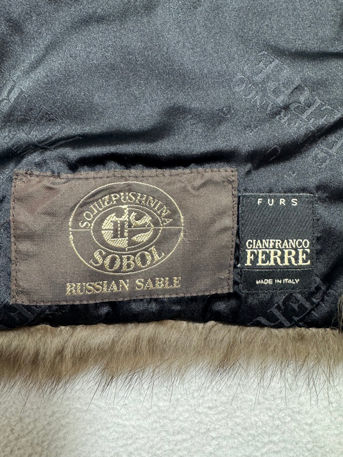 F/W 2000 Gianfranco Ferre Runway Large Extra Long Sable Fur Shawl Wrap