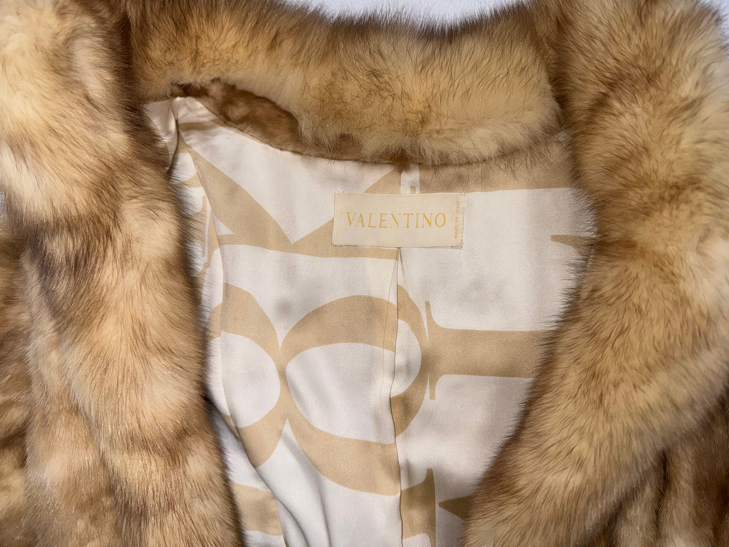 F/W 2002 Valentino Princess Cut Sable Fur Fitted Beaded Embellished Coat Jacket