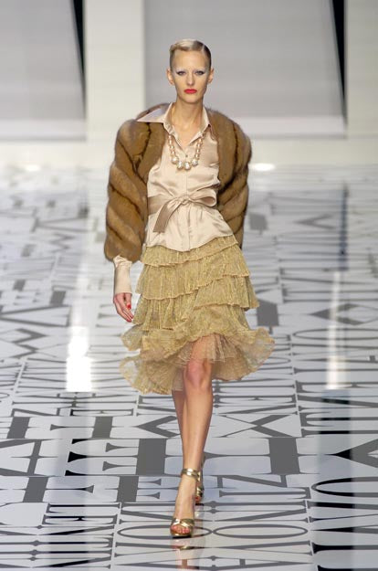 F/W 2004 Valentino Runway Chubby Sable Fur Cropped Jacket Shawl Top