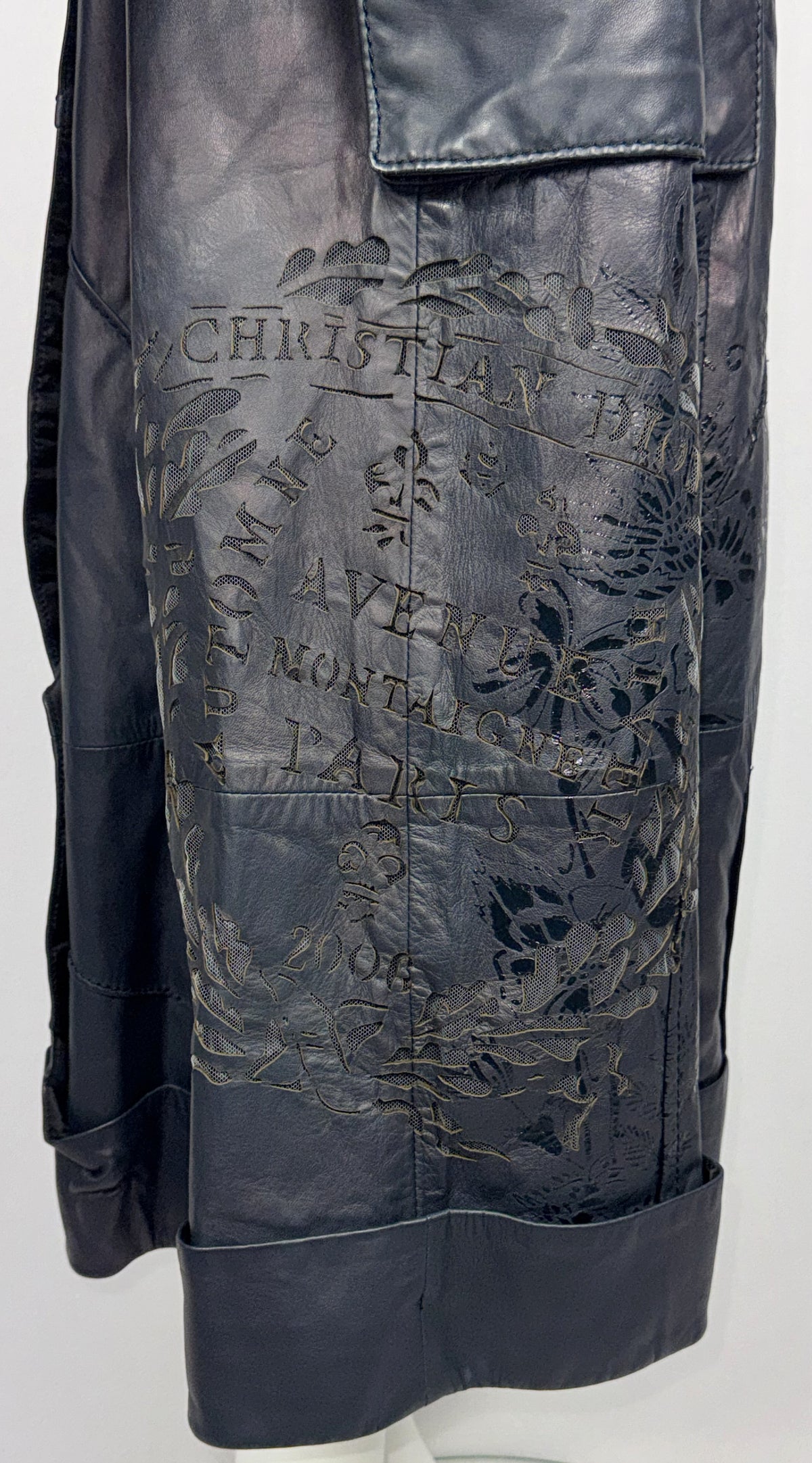NWT F/W 2006 RARE Christian Dior x John Galliano Runway Iridescent Black Laser Cut-Out Wide Collar & Belt Buckle Trench Coat Jacket