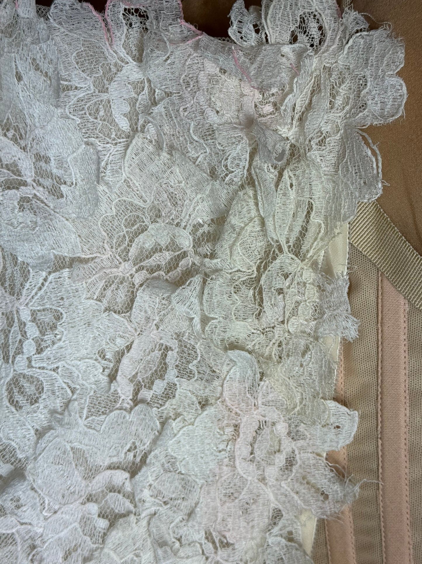S/S 2015 Christian Dior Haute Couture Chantilly Lace Petal Strapless 1950's Style Gown Dress w Train