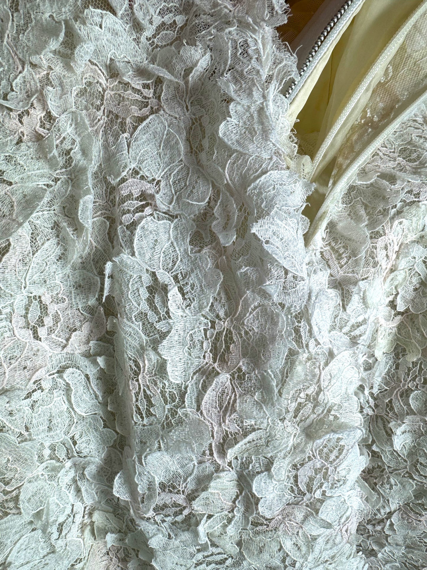 S/S 2015 Christian Dior Haute Couture Chantilly Lace Petal Strapless 1950's Style Gown Dress w Train