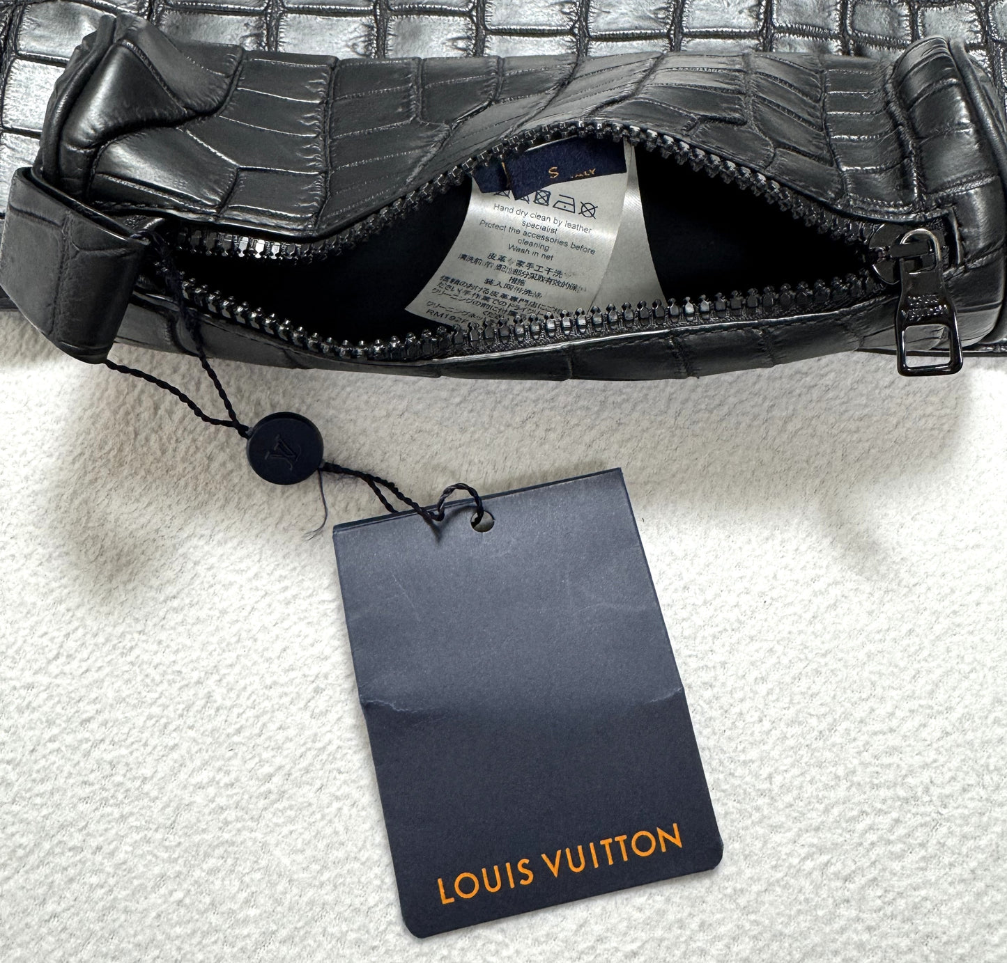 NWT S/S 2019 EXTREMELY RARE Louis Vuitton by Virgil Abloh Runway Black Crocodile Holster Bag Fanny Pack
